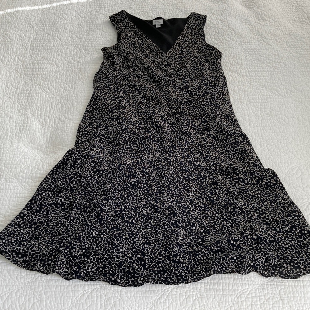Mimi Maternity Black and Cream Floral Sleeveless Midi Dress Large